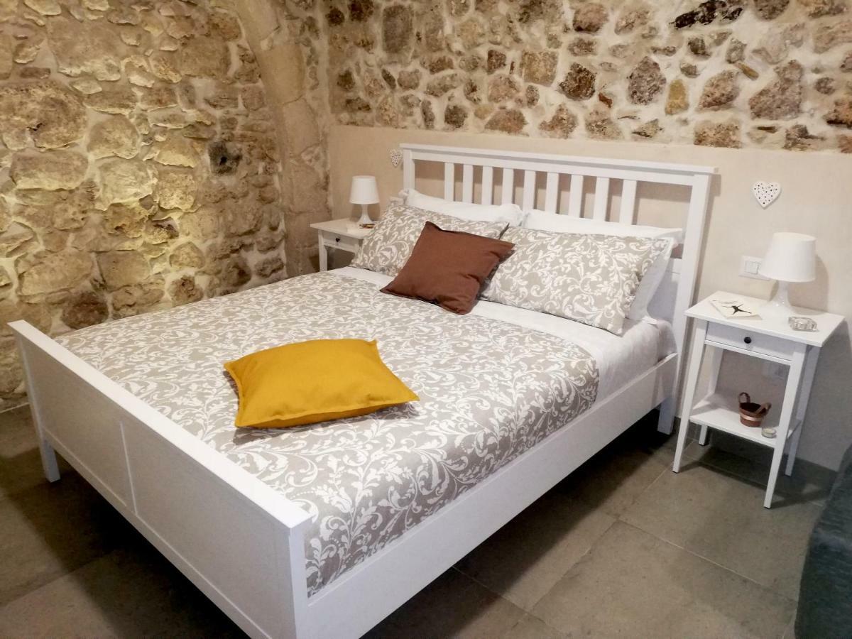 Essentia Rooms- Ortigia Holidays Siraküza Dış mekan fotoğraf