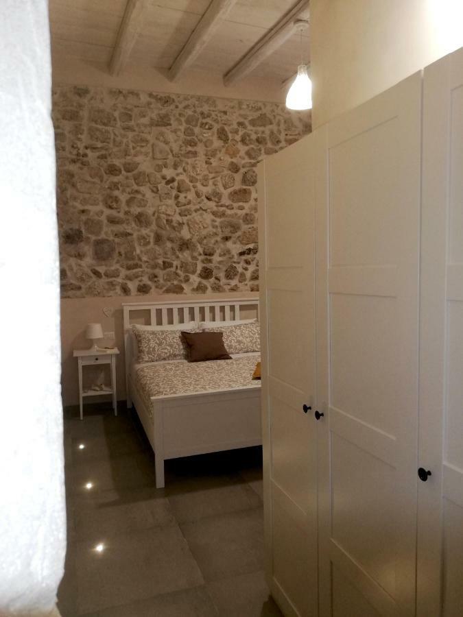 Essentia Rooms- Ortigia Holidays Siraküza Dış mekan fotoğraf