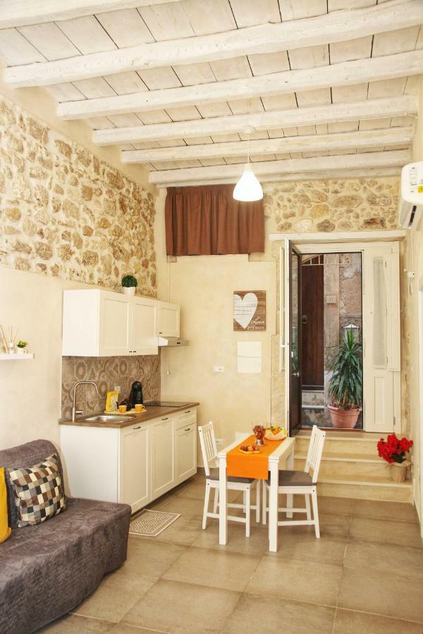 Essentia Rooms- Ortigia Holidays Siraküza Dış mekan fotoğraf